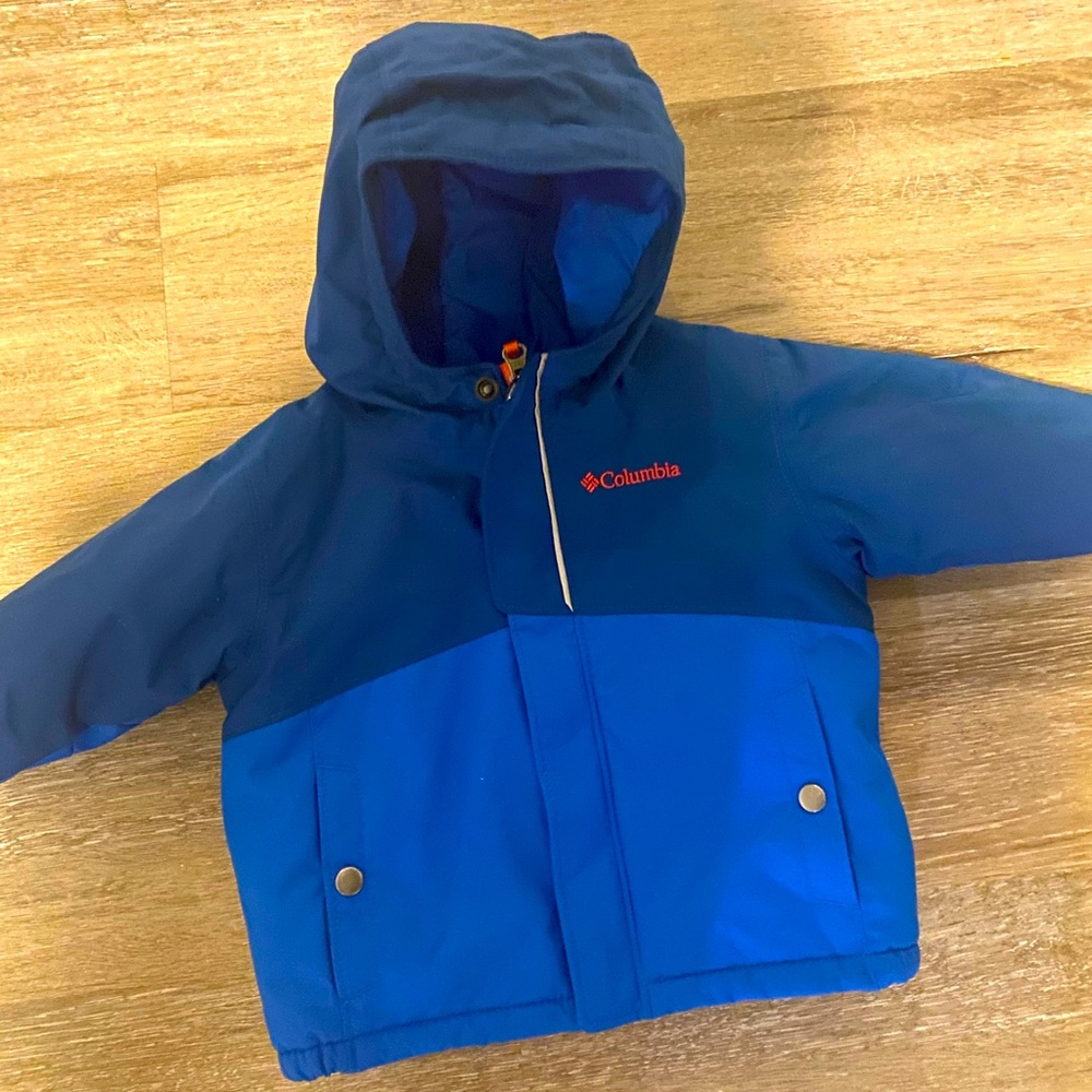 6-12 mths, like new blue Columbia winter snow suit